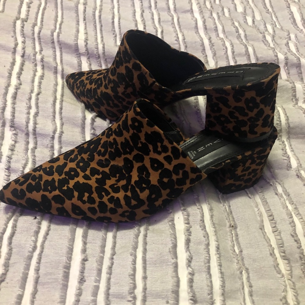 Cheetah pointed toe heeled mule